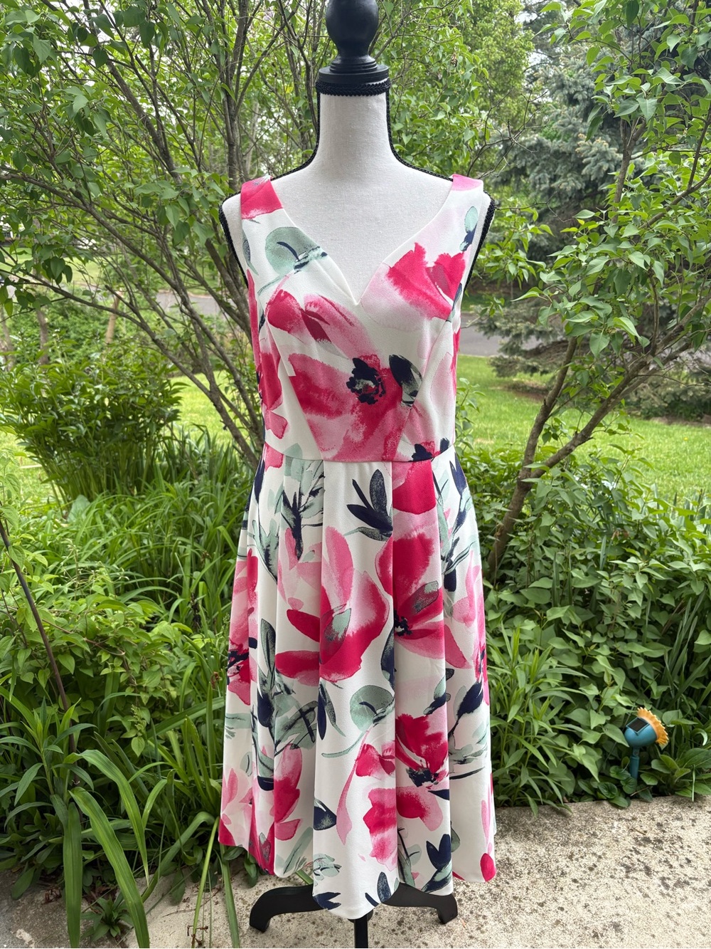 Size 6 DKNY White Maxi Dress with Pink Floral Print